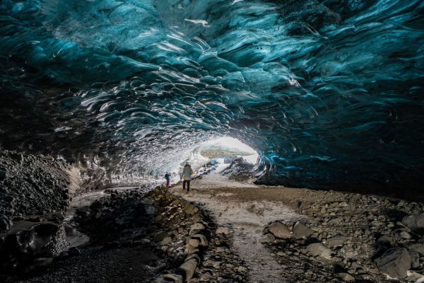Comment organiser une visite des grottes de glace en Islande?